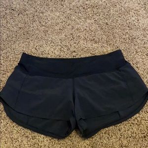 🍎 LULULEMON BLACK SPEED UP SHORTS